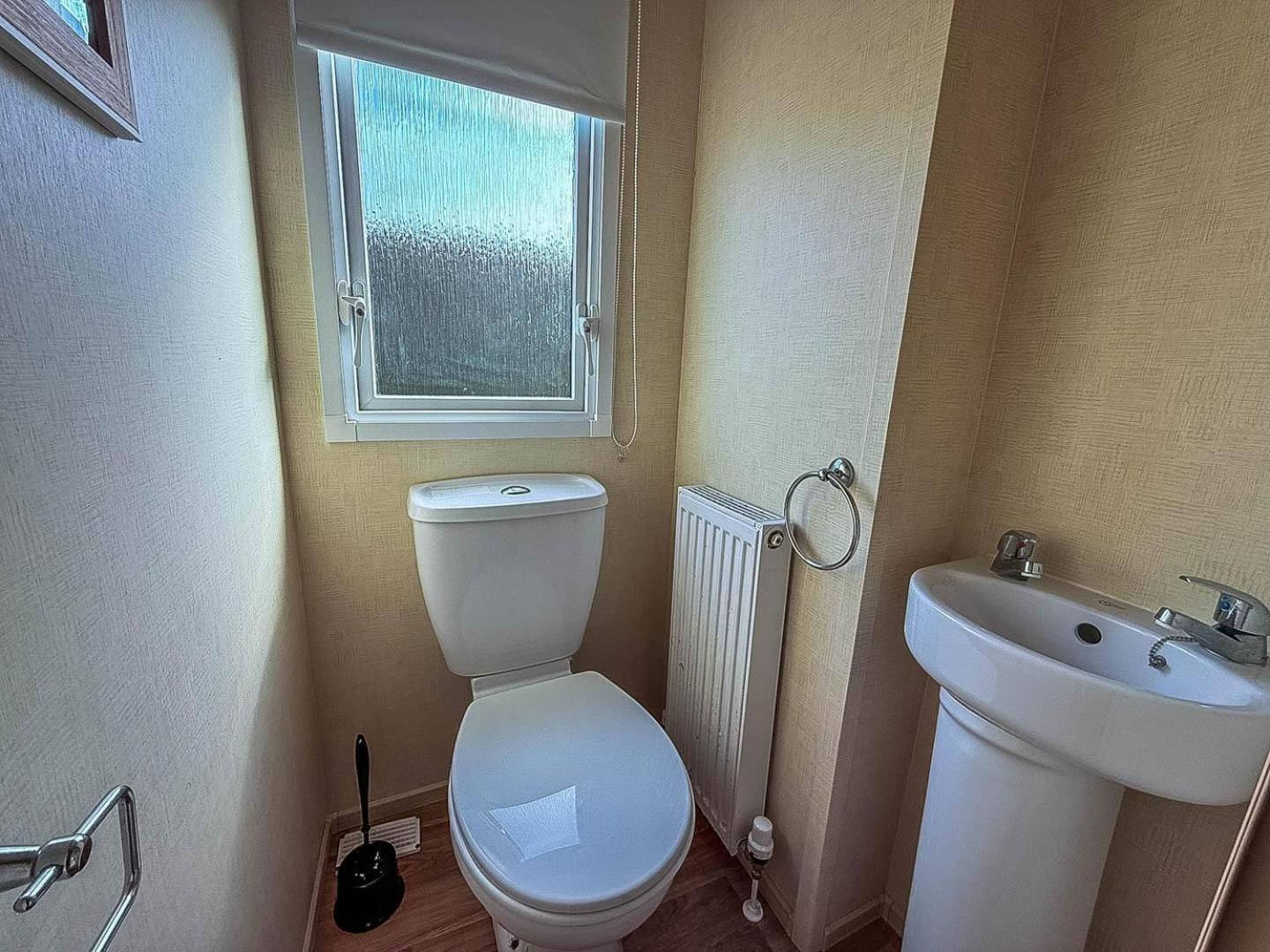 Spacious 8 Berth Caravan At Southview Holiday Park Near Skegness Ref 33018Ml Bagian luar foto